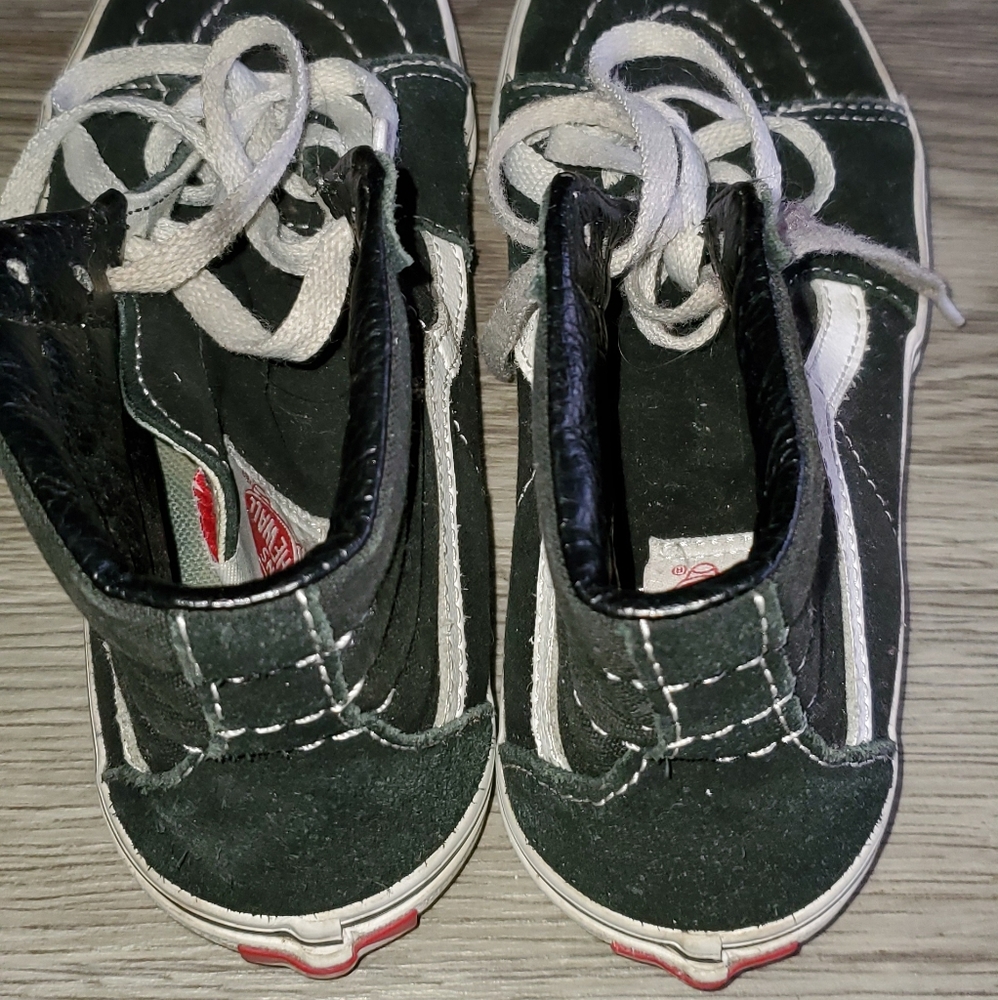 Vans - Picture 3 of 8